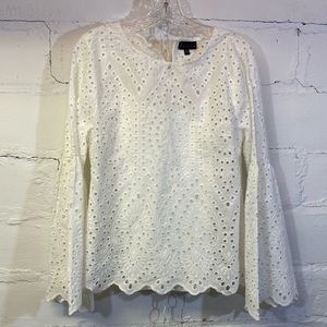 Bobeau White Eyelet Top w Billowing Bell Sleeve w Attached Tank Size M